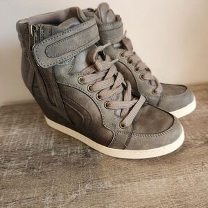 Candie's Taupe Wedge Sneakers